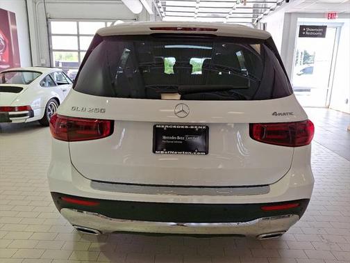 2025 Mercedes-Benz GLB 250 4MATIC