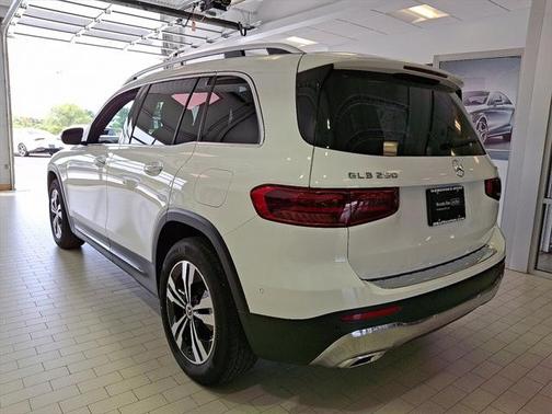 2025 Mercedes-Benz GLB 250 4MATIC