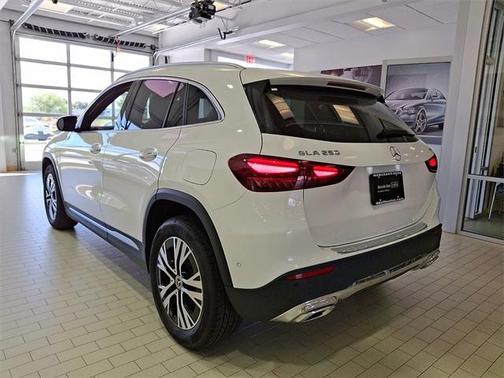 2025 Mercedes-Benz GLA 250 4MATIC