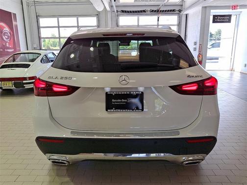 2025 Mercedes-Benz GLA 250 4MATIC