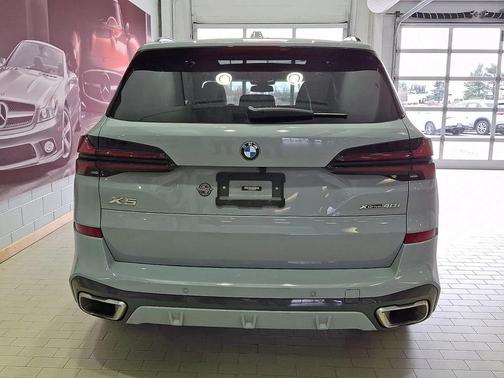 Gray 2024 BMW X5 xDrive40i