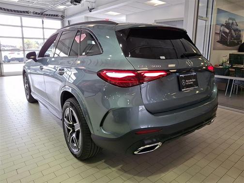 2026 Mercedes-Benz GLC 300 4MATIC