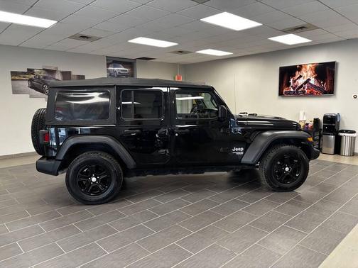 Black Clearcoat 2018 Jeep Wrangler Unlimited Sport