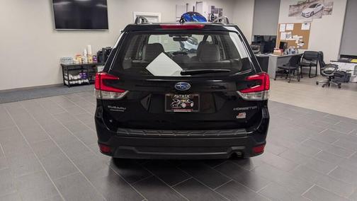 Crystal Black Silica 2019 Subaru Forester Base