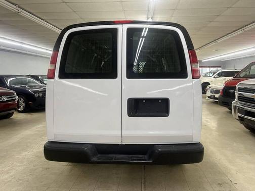 Summit White 2011 Chevrolet Express 2500 Work Van