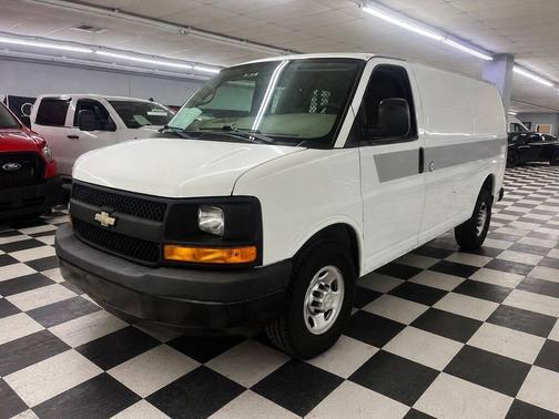 Summit White 2011 Chevrolet Express 2500 Work Van