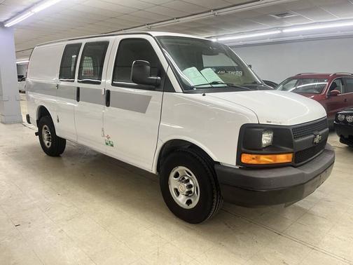 Summit White 2011 Chevrolet Express 2500 Work Van