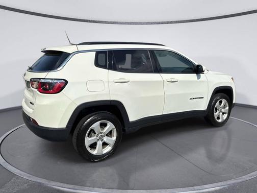 White Clearcoat 2019 Jeep Compass Latitude