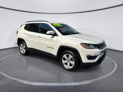 White Clearcoat 2019 Jeep Compass Latitude