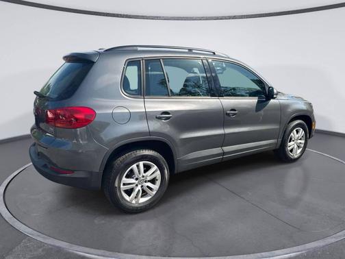 Gray 2016 Volkswagen Tiguan S