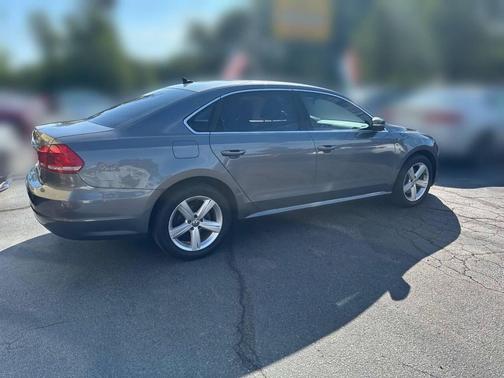 2015 Volkswagen Passat 1.8T Limited Edition