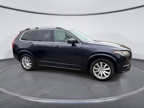 Magic Blue Metallic 2016 Volvo XC90 T6 Momentum