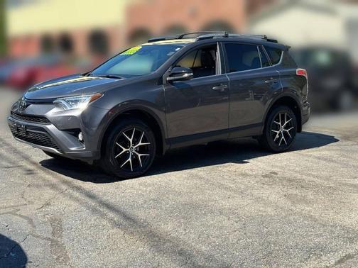 2017 Toyota RAV4 SE