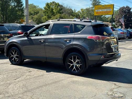 2017 Toyota RAV4 SE