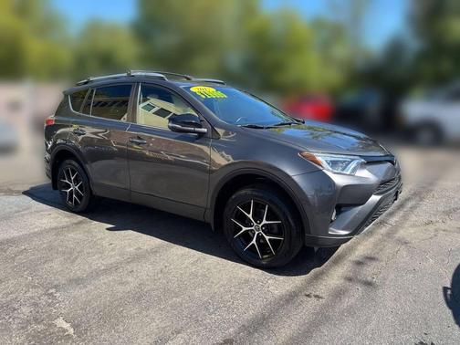 2017 Toyota RAV4 SE