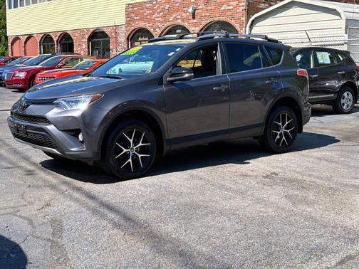 2017 Toyota RAV4 SE