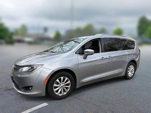2018 Chrysler Pacifica Touring-L