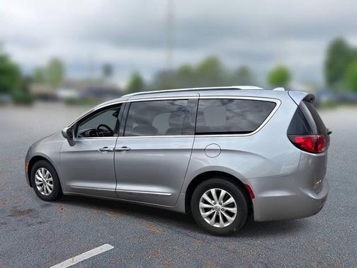 2018 Chrysler Pacifica Touring-L