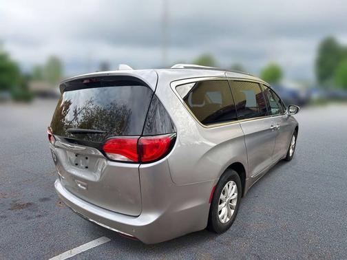 2018 Chrysler Pacifica Touring-L