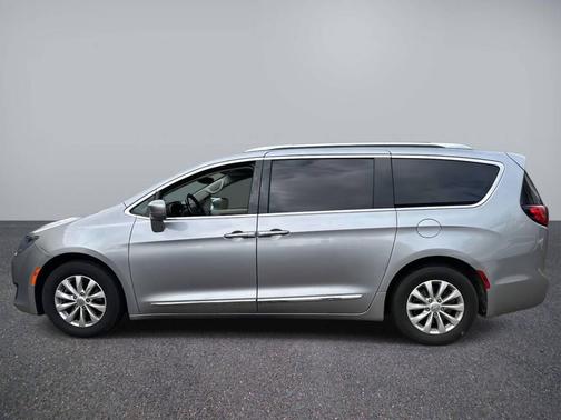 2018 Chrysler Pacifica Touring-L