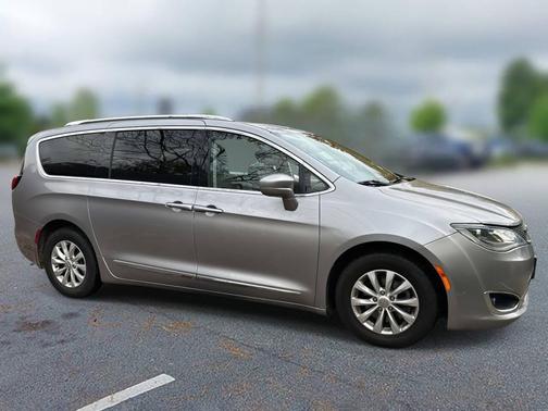2018 Chrysler Pacifica Touring-L