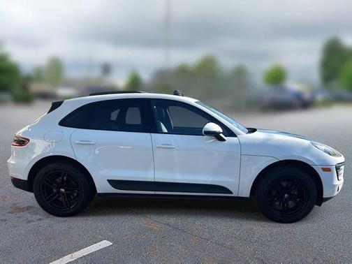 2017 Porsche Macan Base AWD 4dr SUV