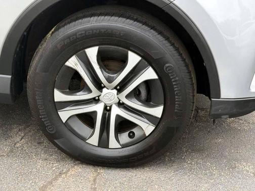 Silver Sky Metallic 2016 Toyota RAV4 LE