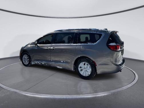 2018 Chrysler Pacifica Touring-L