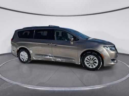 2018 Chrysler Pacifica Touring-L