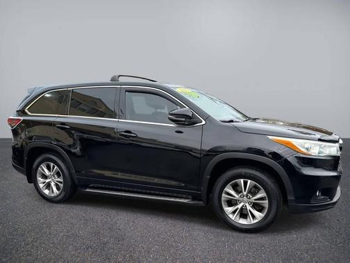 2015 Toyota Highlander LE
