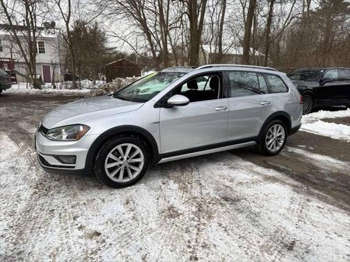 2017 Volkswagen Golf Alltrack TSI S