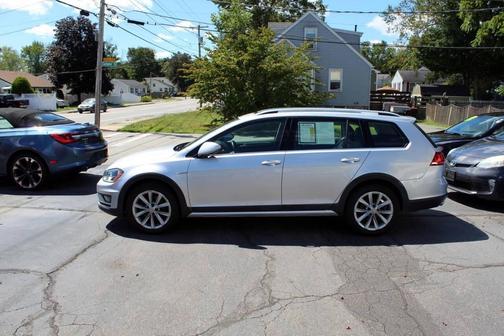 2017 Volkswagen Golf Alltrack TSI S