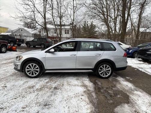2017 Volkswagen Golf Alltrack TSI S