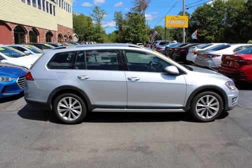 2017 Volkswagen Golf Alltrack TSI S