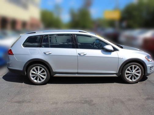 2017 Volkswagen Golf Alltrack TSI S