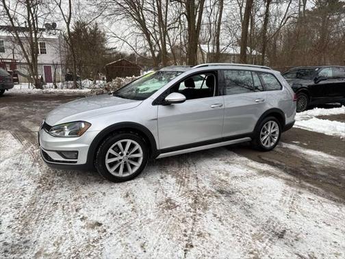 2017 Volkswagen Golf Alltrack TSI S