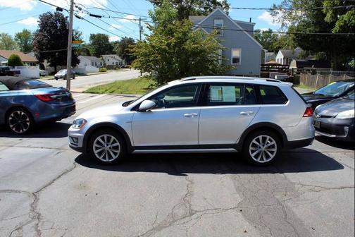 2017 Volkswagen Golf Alltrack TSI S