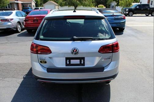 2017 Volkswagen Golf Alltrack TSI S