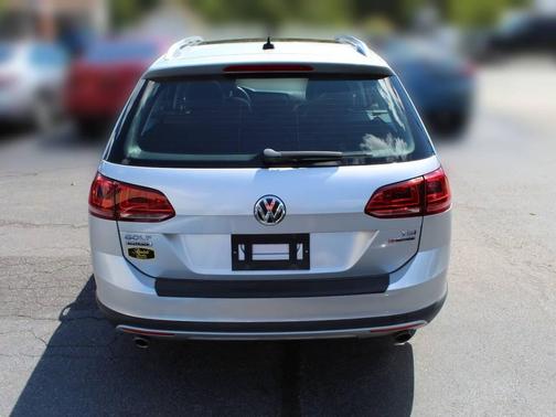 2017 Volkswagen Golf Alltrack TSI S