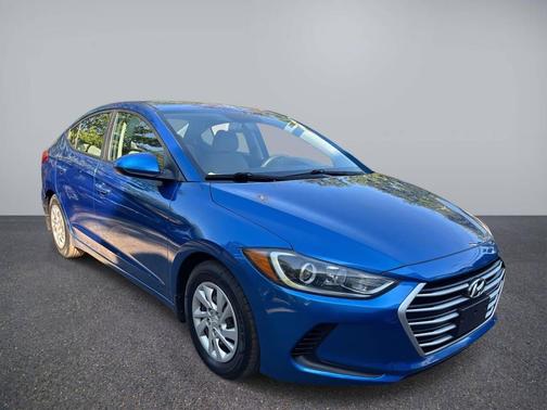 2018 Hyundai ELANTRA SE