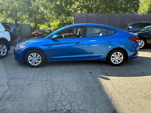 2018 Hyundai ELANTRA SE