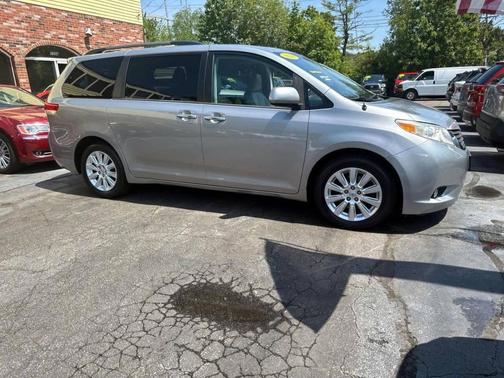 2013 Toyota Sienna XLE