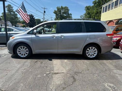2013 Toyota Sienna XLE