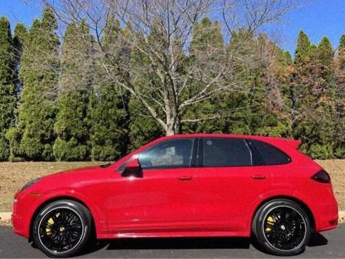 2013 Porsche Cayenne GTS