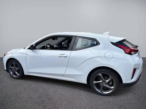 2019 Hyundai Veloster 2