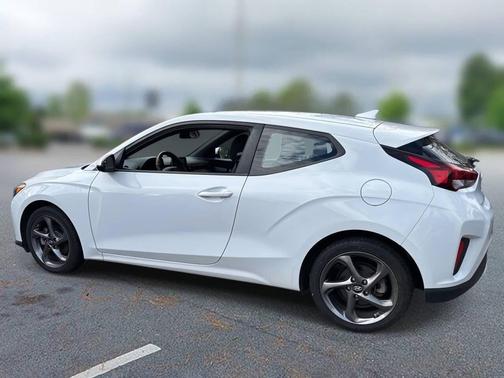 2019 Hyundai Veloster 2