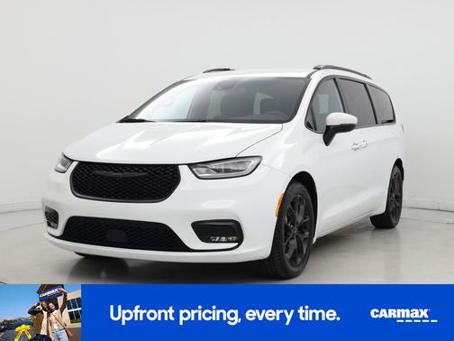 White 2023 Chrysler Pacifica Touring L