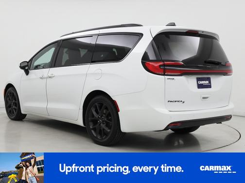 White 2023 Chrysler Pacifica Touring L