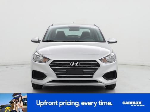 Silver 2022 Hyundai Accent SE