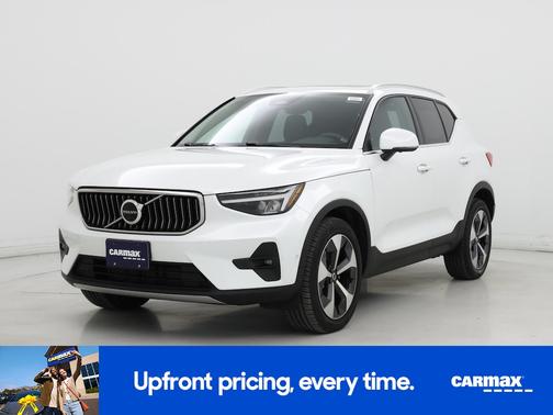 2023 Volvo XC40 B5 Plus Bright Theme